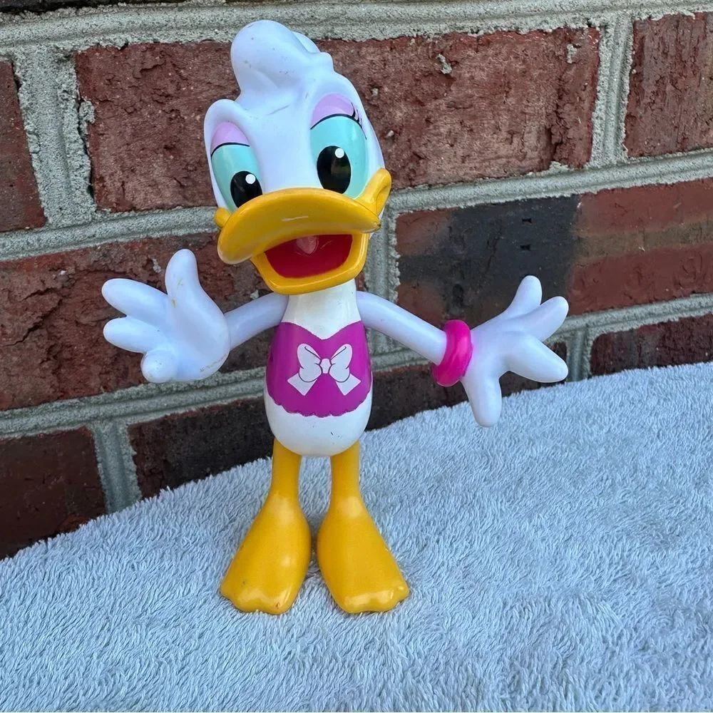 2011 Mattel Disney Daisy Duck Figure 5.5"